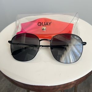 QUAY Womens Polarized Sunglasses.